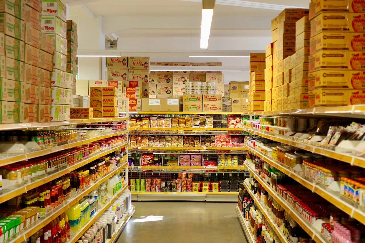 Al Jazira Supermarket grocery aisle