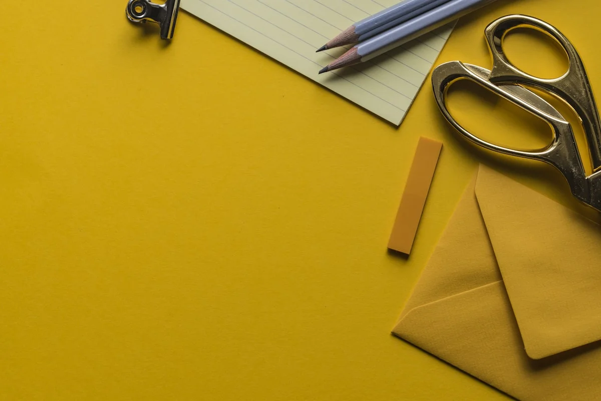 Notepad and desk accessories